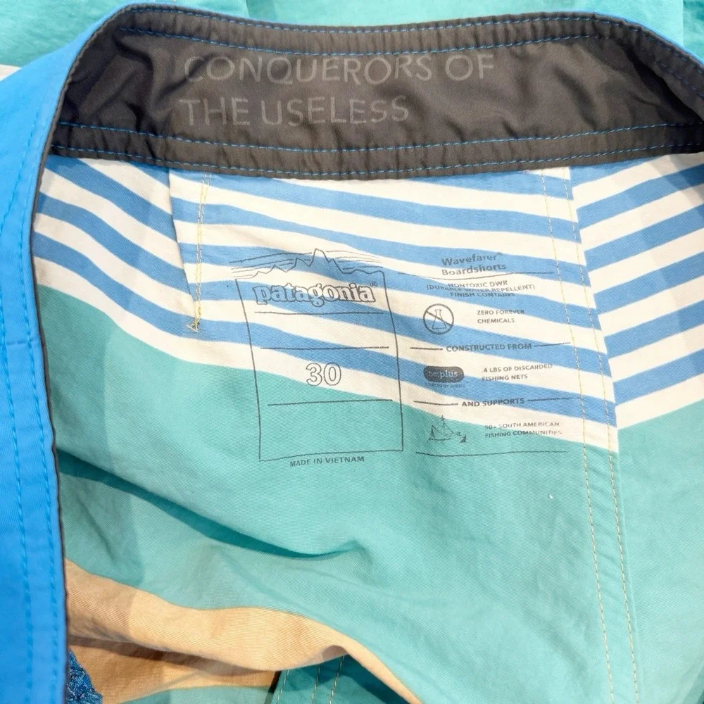 Patagonia Mens Wavefarer Board Shorts Size 30 Bold‎ Stripes Summer Swim Vacation